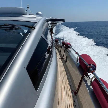 Hotel en barco Wake 66 21 Metri Yacht Di Lusso *