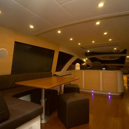 Hotel en barco Wake 66 21 Metri Yacht Di Lusso *